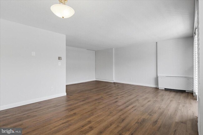 Foto del edificio - 1301 S Arlington Ridge Rd