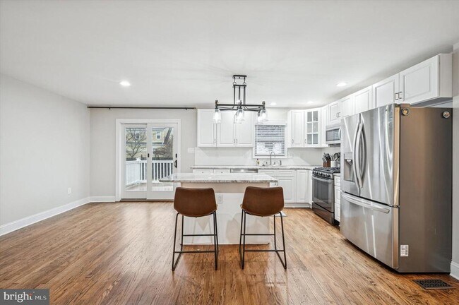 Foto del edificio - 607 Jackson Ave