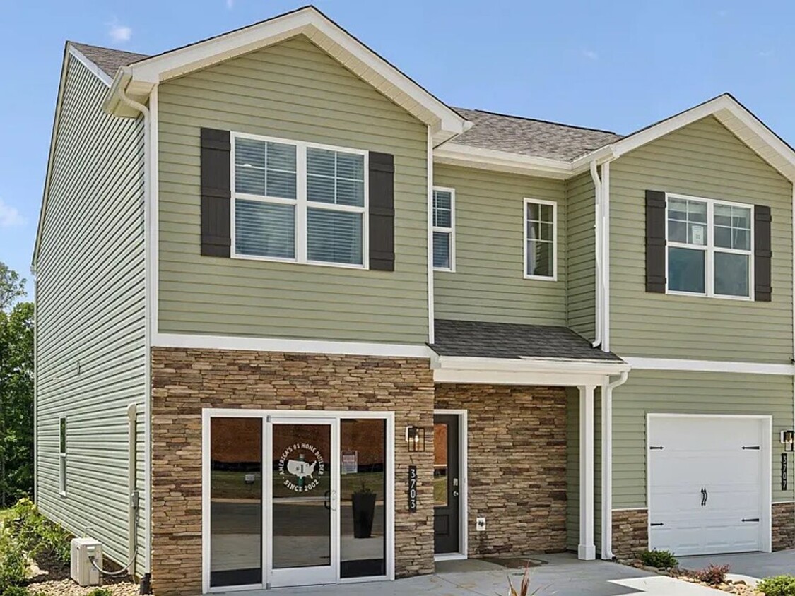 Foto principal - Brand New Townhome!!