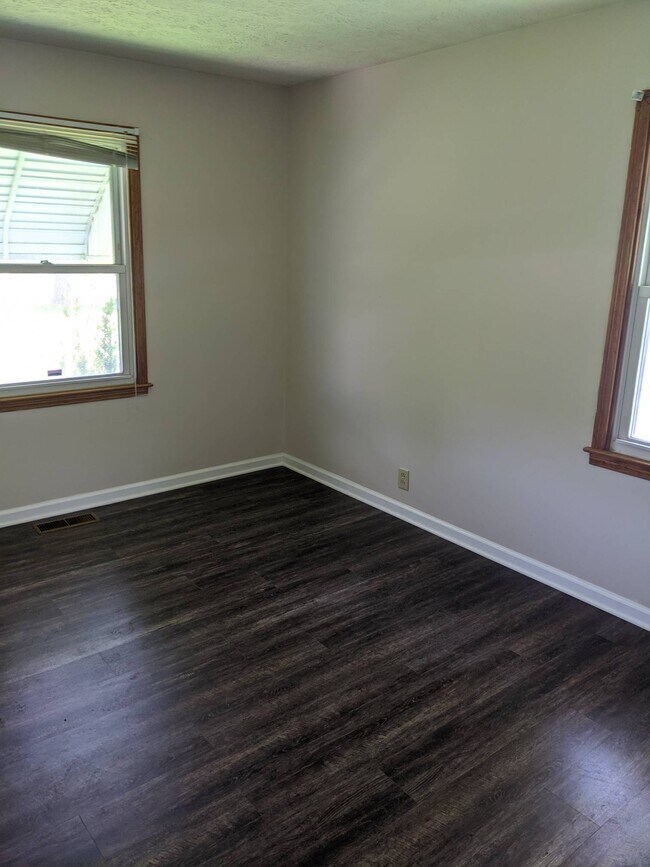 Foto del edificio - 3915 Brookville Rd