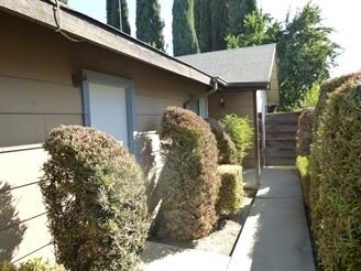 Building Photo - 5 Garden Apartment Units