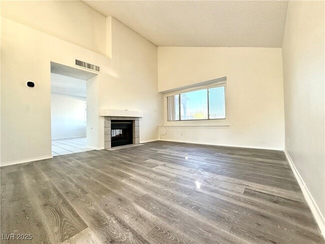 Foto del edificio - 1663 Duarte Dr