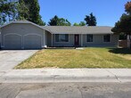 Foto principal - 3bed 2 bath House For Rent!
