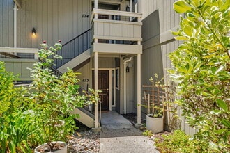 Building Photo - 111 Bean Creek Rd