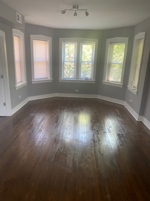 Building Photo - 7940 S Kingston Ave