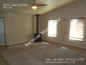 Building Photo - 2834 Lincoln Ave
