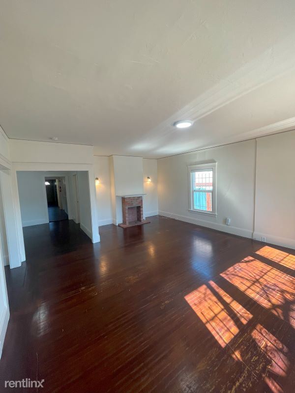 Building Photo - 3 br, 1 bath House - 976 34th St