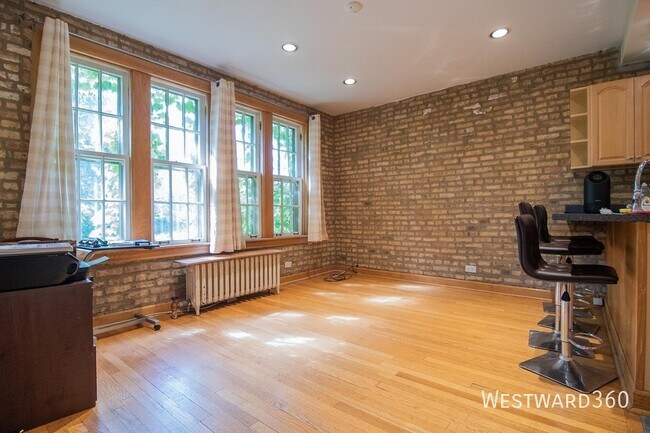 Foto del edificio - 821 Brummel St