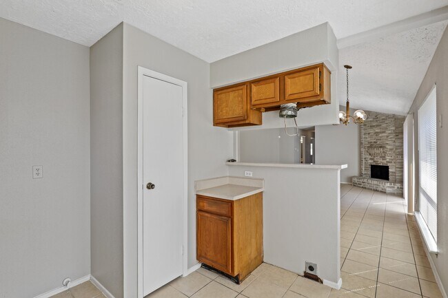 Building Photo - 11014 Misty Summit Dr