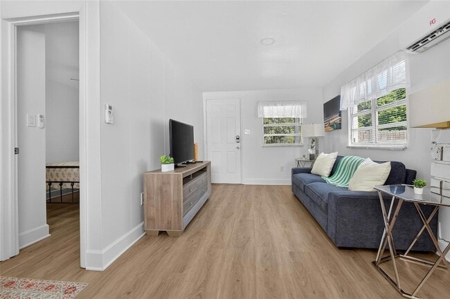 Building Photo - 4214 W Ohio Ave