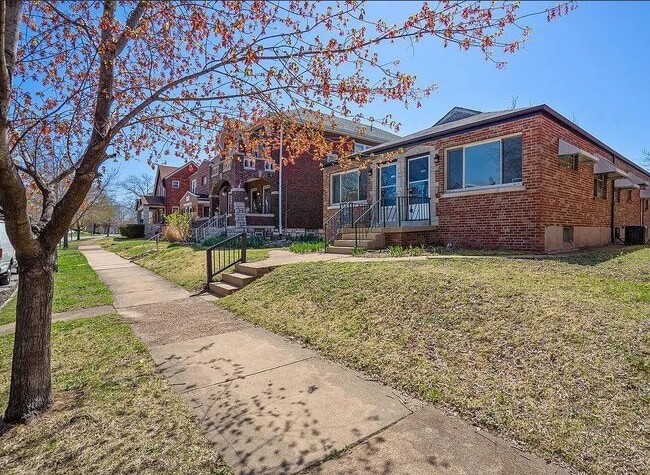 Building Photo - 4976 Oleatha Ave