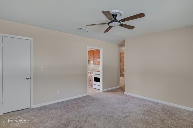 Building Photo - 2121 Venus Dr