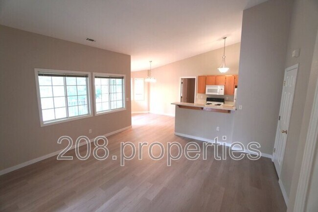 Foto del edificio - 6589 W Lucky Ln