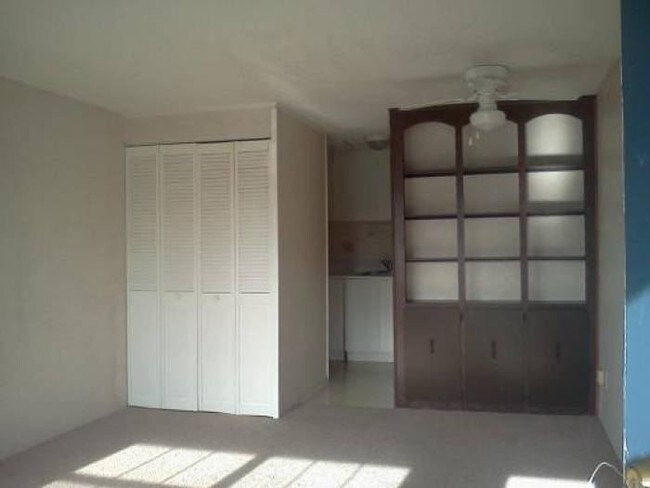 Building Photo - 1530 Windwood Dr NE