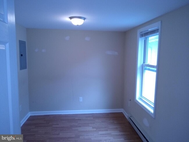 Building Photo - 37 N Hellertown Ave
