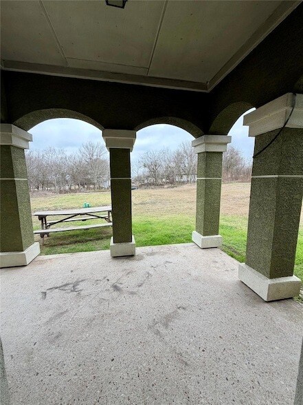 Building Photo - 398 Mesa Dr