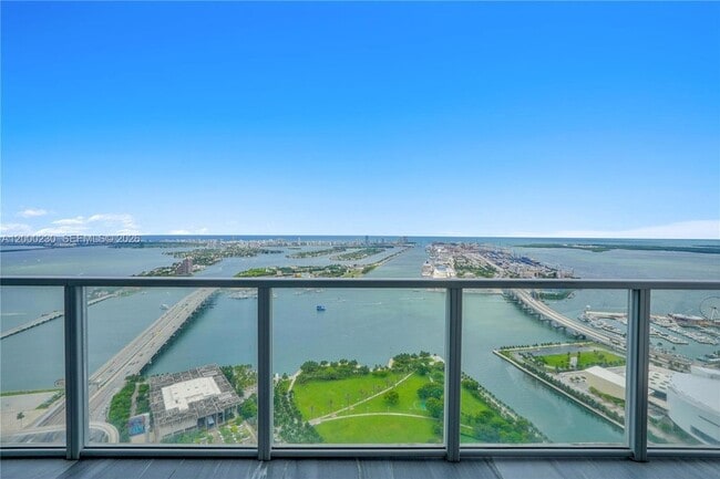 Foto del edificio - 1100 Biscayne Blvd