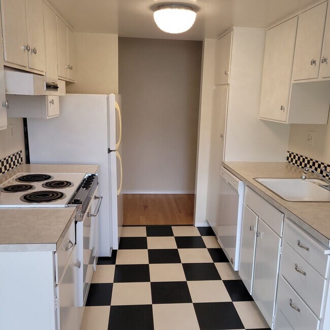 Foto del edificio - Charming 1 Bedroom Condo in Boutique Kirkland Building