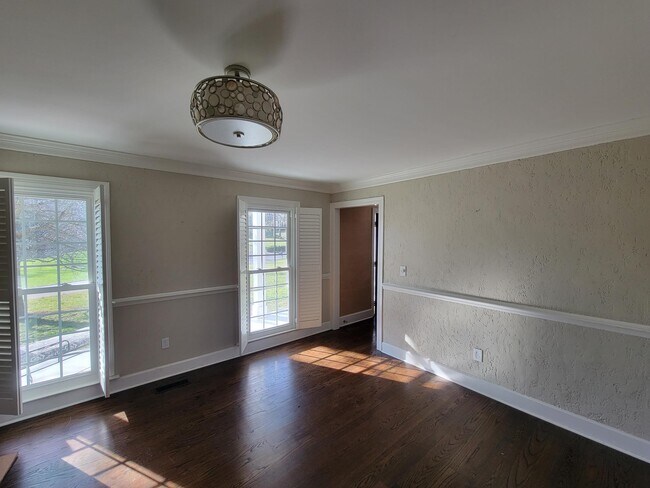 Foto del edificio - 7020 Mayflower Cir