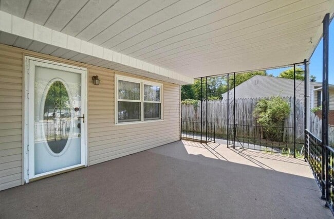 Foto del edificio - 5401 Spire Ln