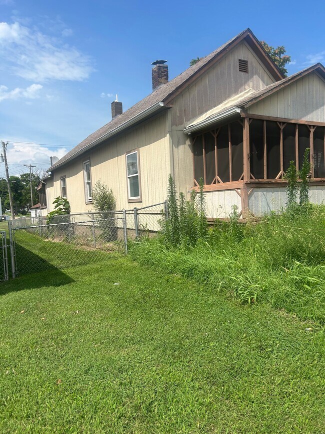 Foto del edificio - 2504A Denver St