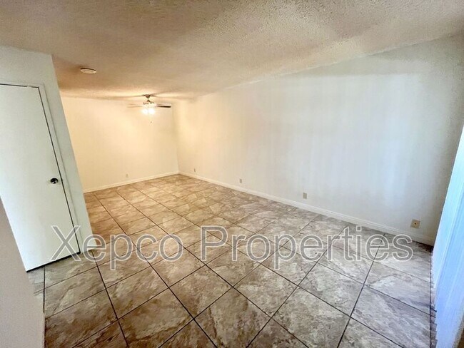 Building Photo - 2857 N Los Felices Rd