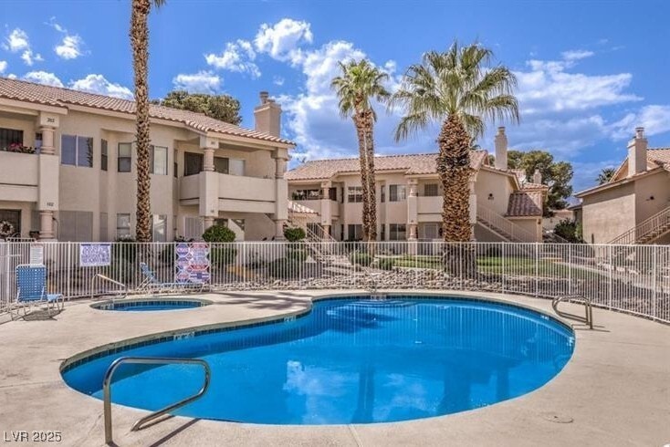 Foto del edificio - 924 Falconhead Ln