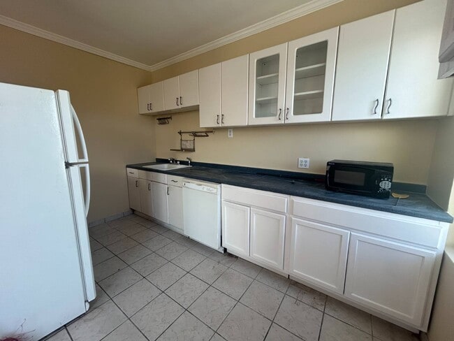 Building Photo - 1466 Commonwealth Ave