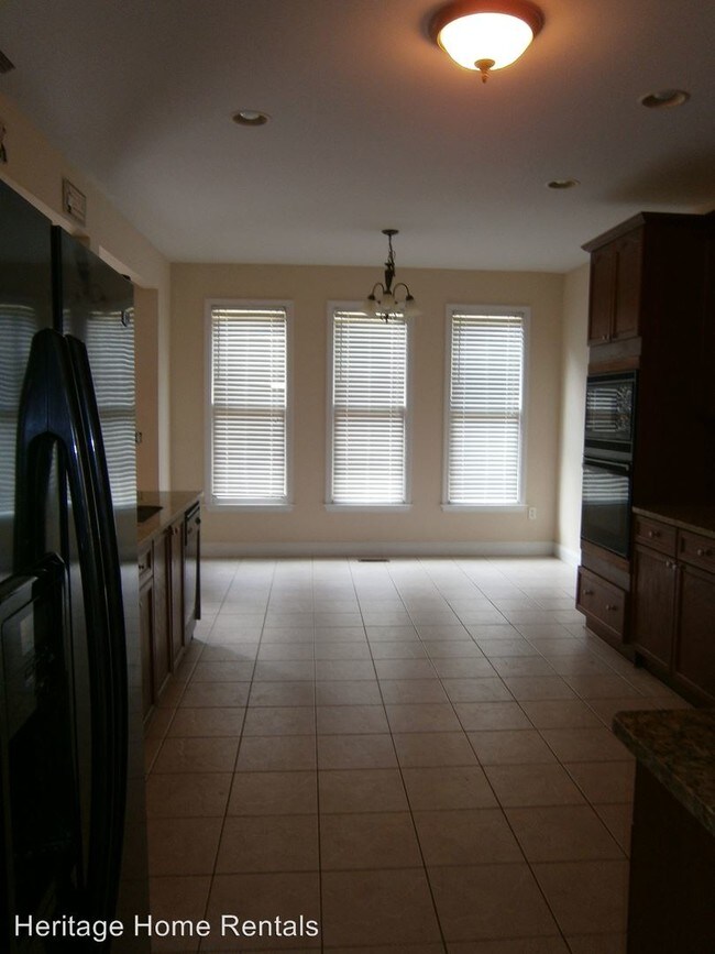 Building Photo - 3357 Surveyor Ct