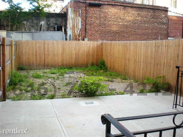 Building Photo - 116 Seigel St
