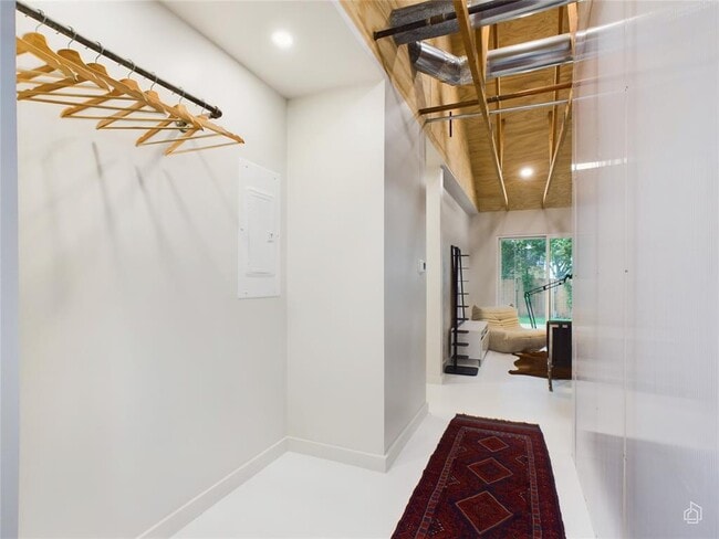 Foto del edificio - 6007 Leisure Run Rd