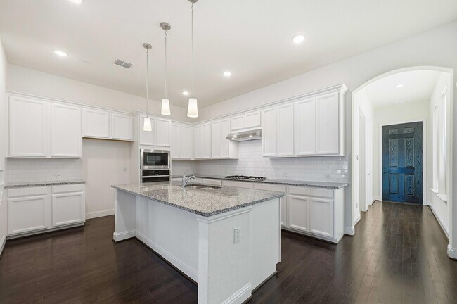 Building Photo - 18136 Lakefront Ct