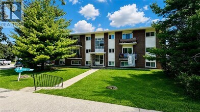 Building Photo - 428 Barrie Pl