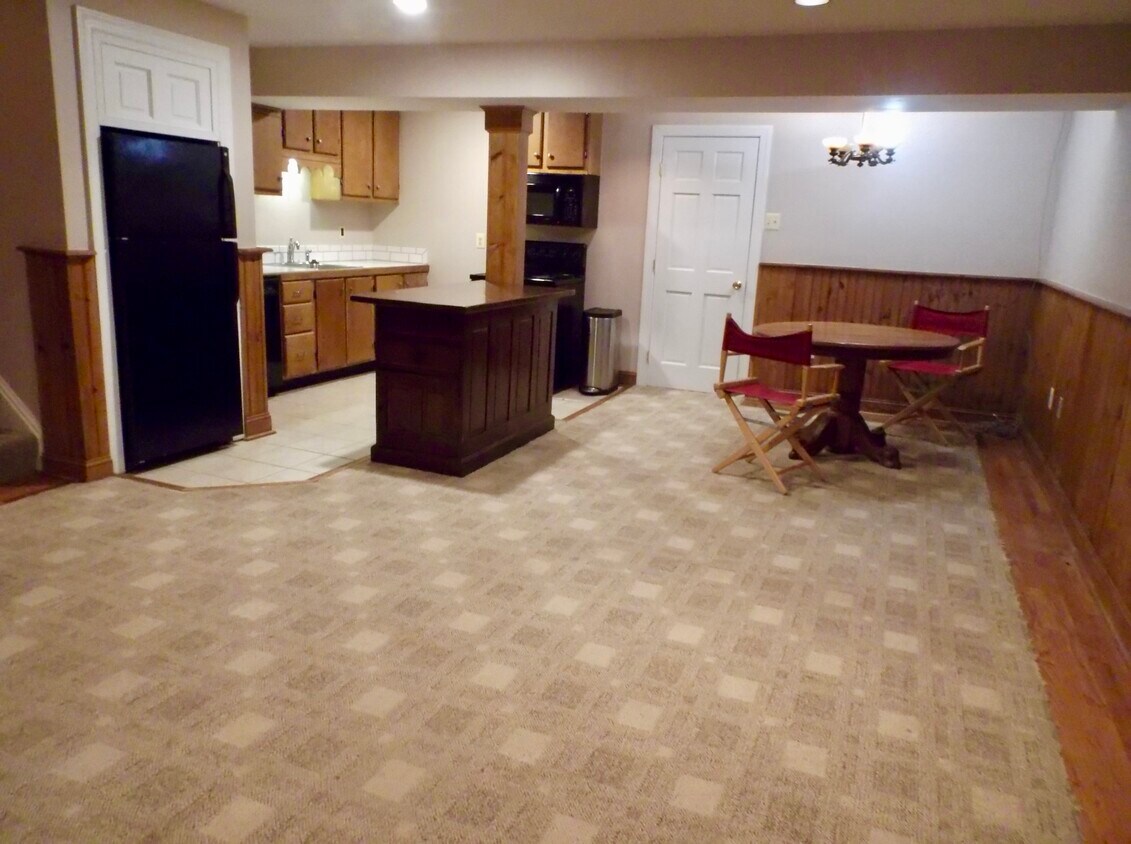 Primary Photo - 2785 Devonshire Garden Ct