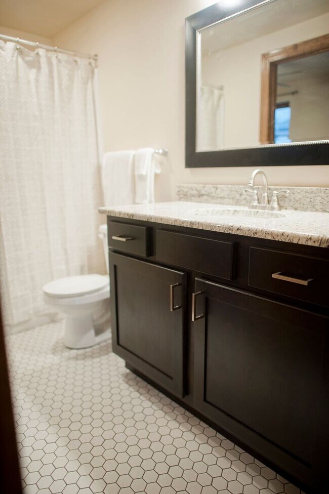 Building Photo - Beverly Lofts 304