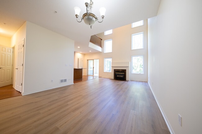 Building Photo - 15523 Lilac Dr