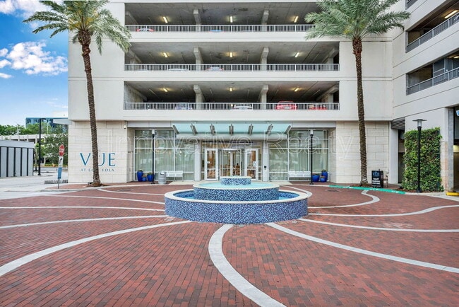 Foto del edificio - 150 E Robinson St