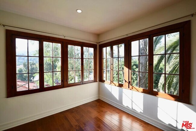 Foto del edificio - 6776 Milner Rd