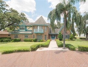 Building Photo - 36 Neuhaus Dr
