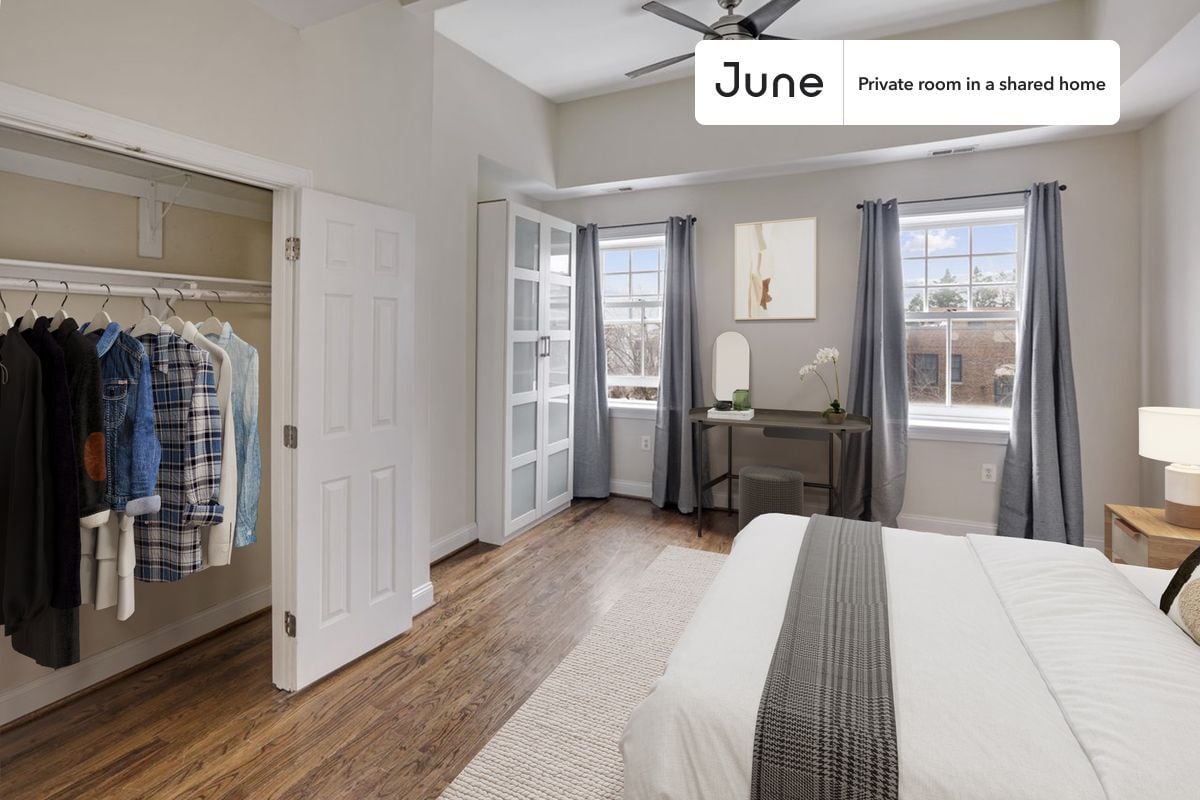 Private bedroom in 3 bed/2.5 bath Home - Private bedroom in 3 bed/2.5 bath Home