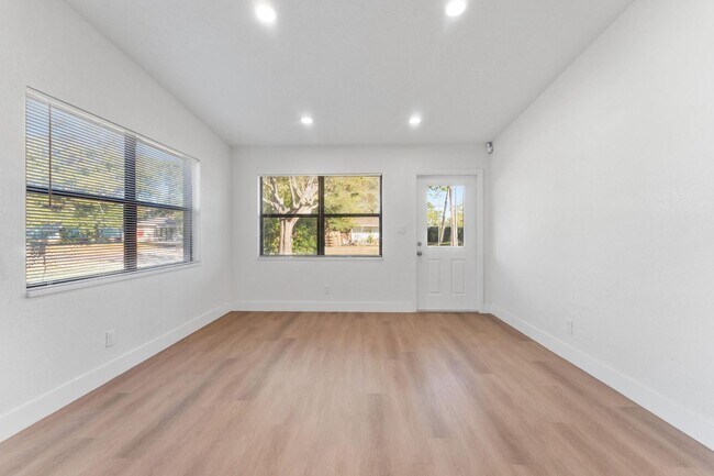 Foto del edificio - 5100 3rd Ave S