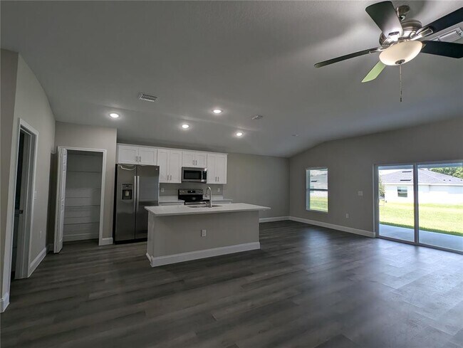 Foto del edificio - 171 Kroll Ln