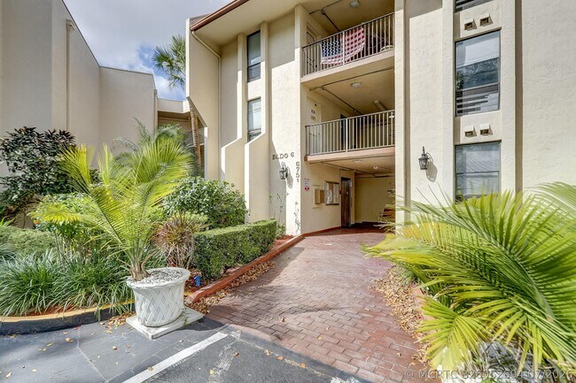 Building Photo - 6751 N University Dr