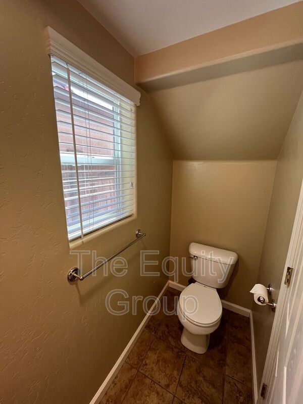 Building Photo - 1417 N Asciano Ct