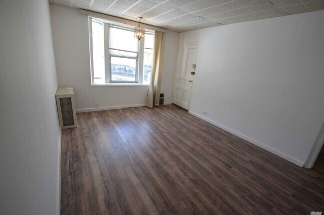 Foto del edificio - 39-67-67 43rd St