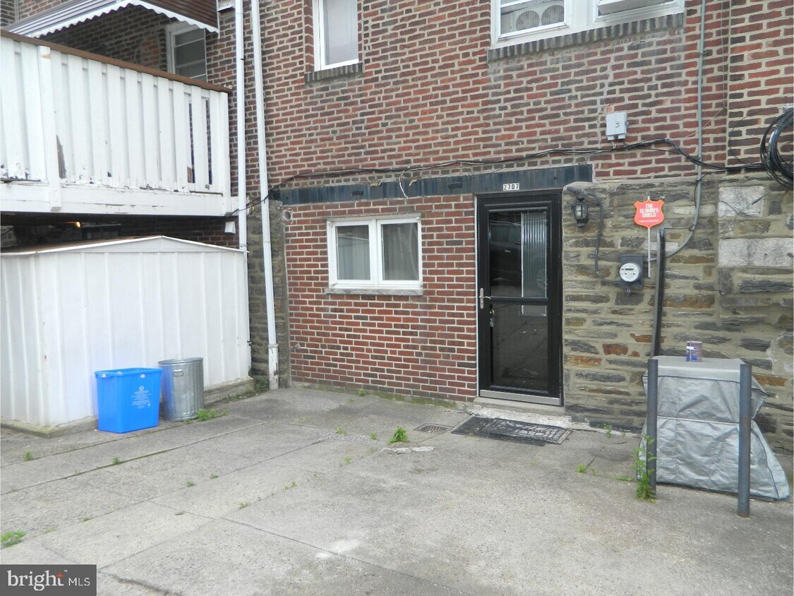 Primary Photo - 2707 Dudley St