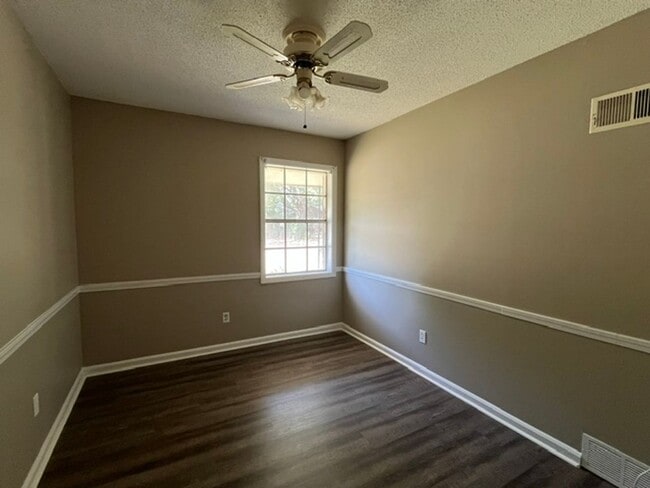 Building Photo - 7606 Rockingham Dr