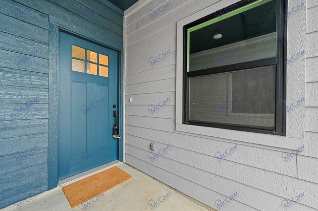 Building Photo - Updated Price for New Year!  Luxury Duplex...