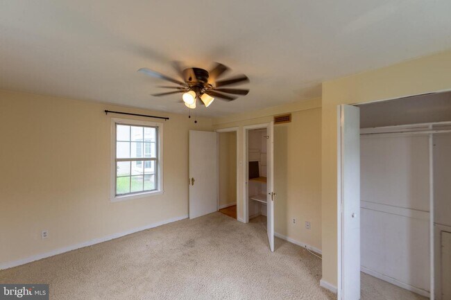 Foto del edificio - 814 S Arlington Mill Dr