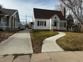 Building Photo - 1809 10th Ave